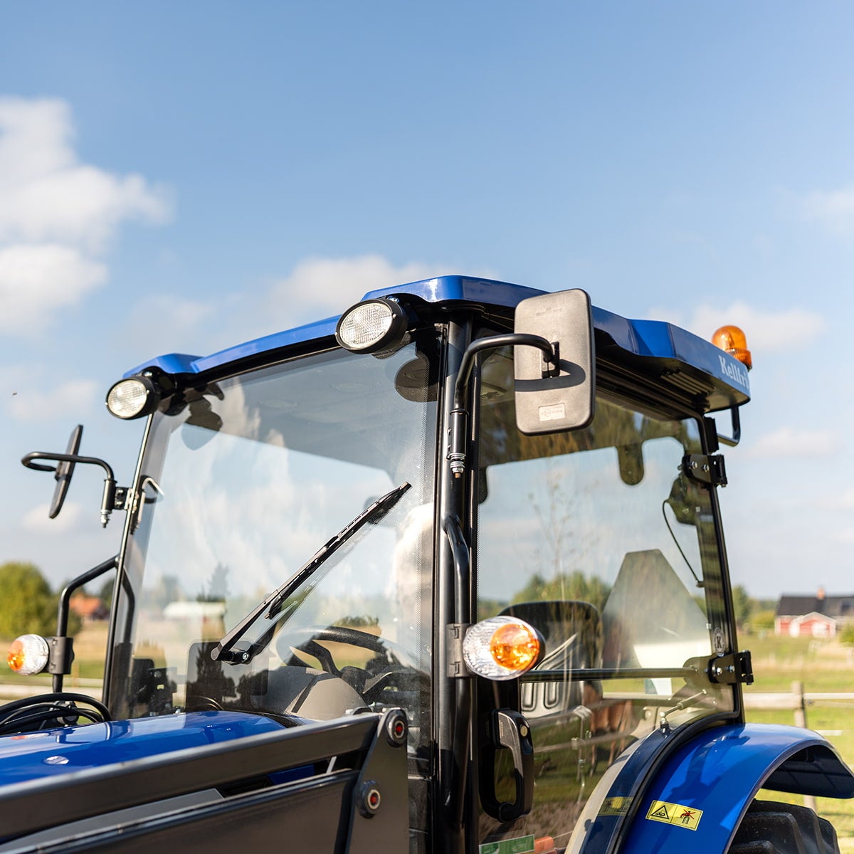 Traktor Lovol 25 hk med frontlaster Stage V