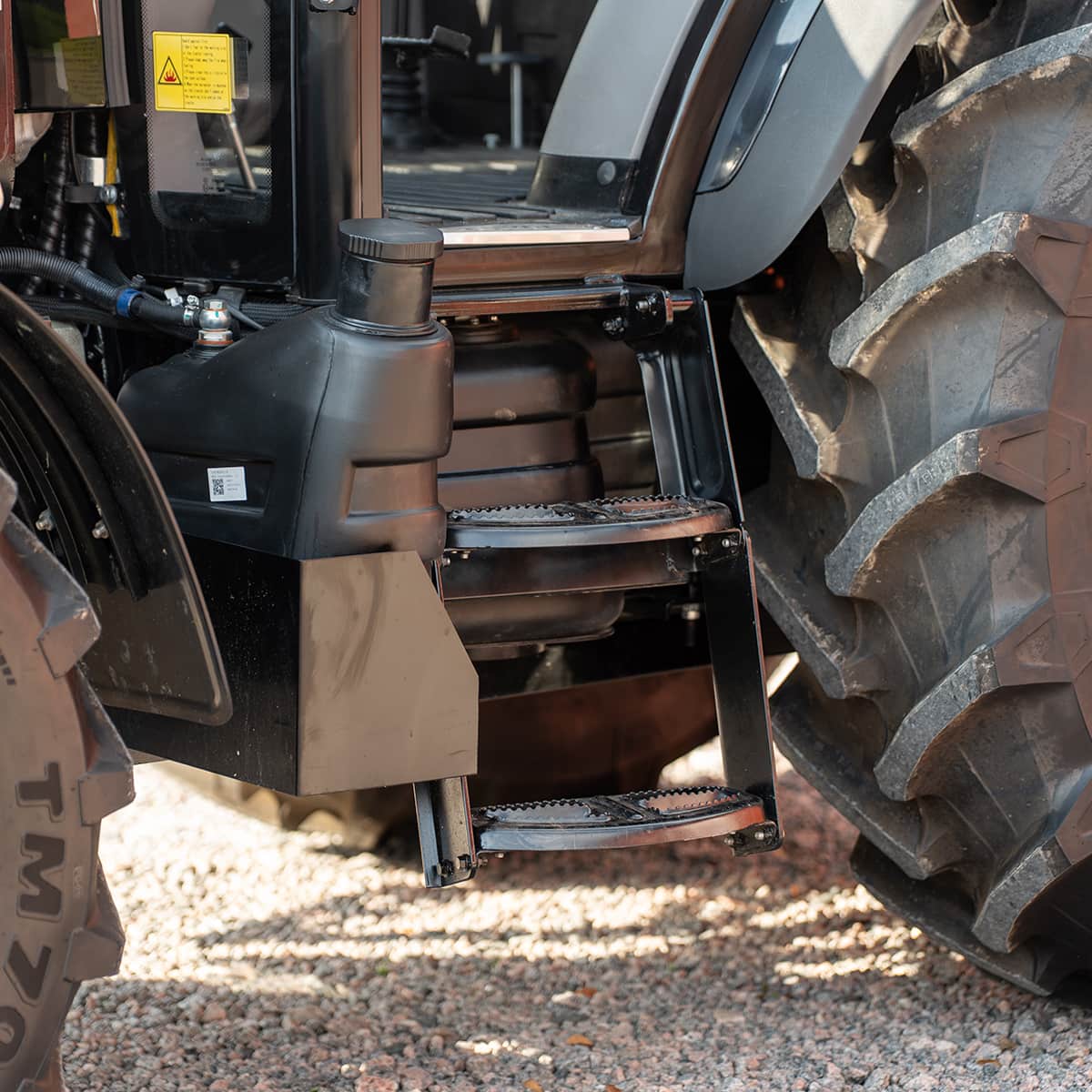 Traktor Lovol 55 hk PRO 4WD med frontlaster, Stage V