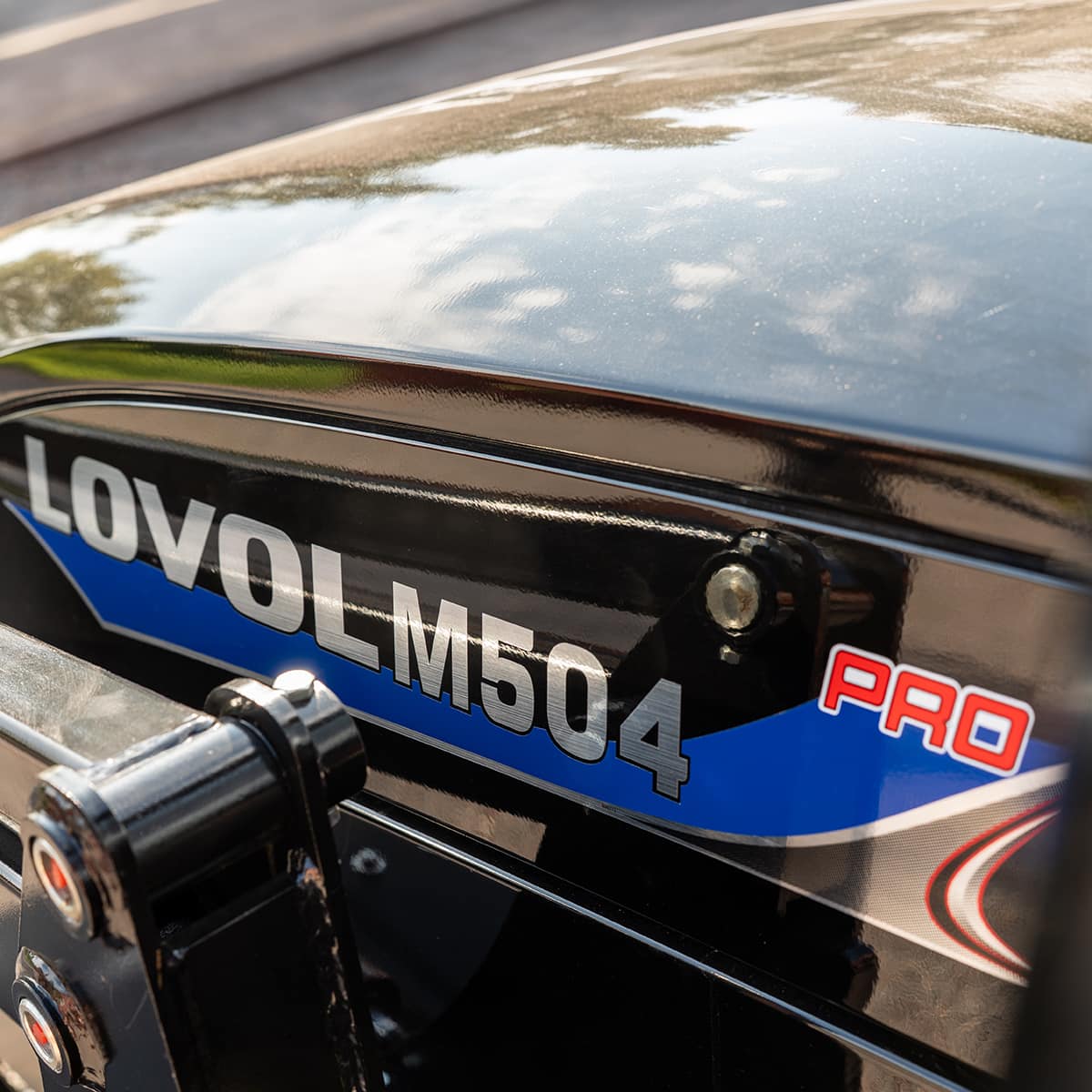 Traktor Lovol 55 hk PRO 4WD med frontlaster, Stage V