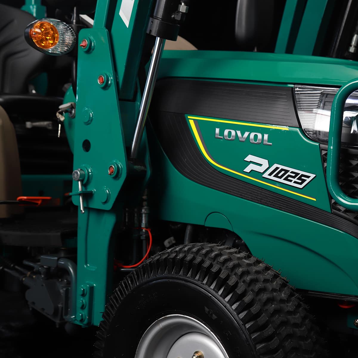 Kompakttraktor Lovol 25 hk, uten hytte