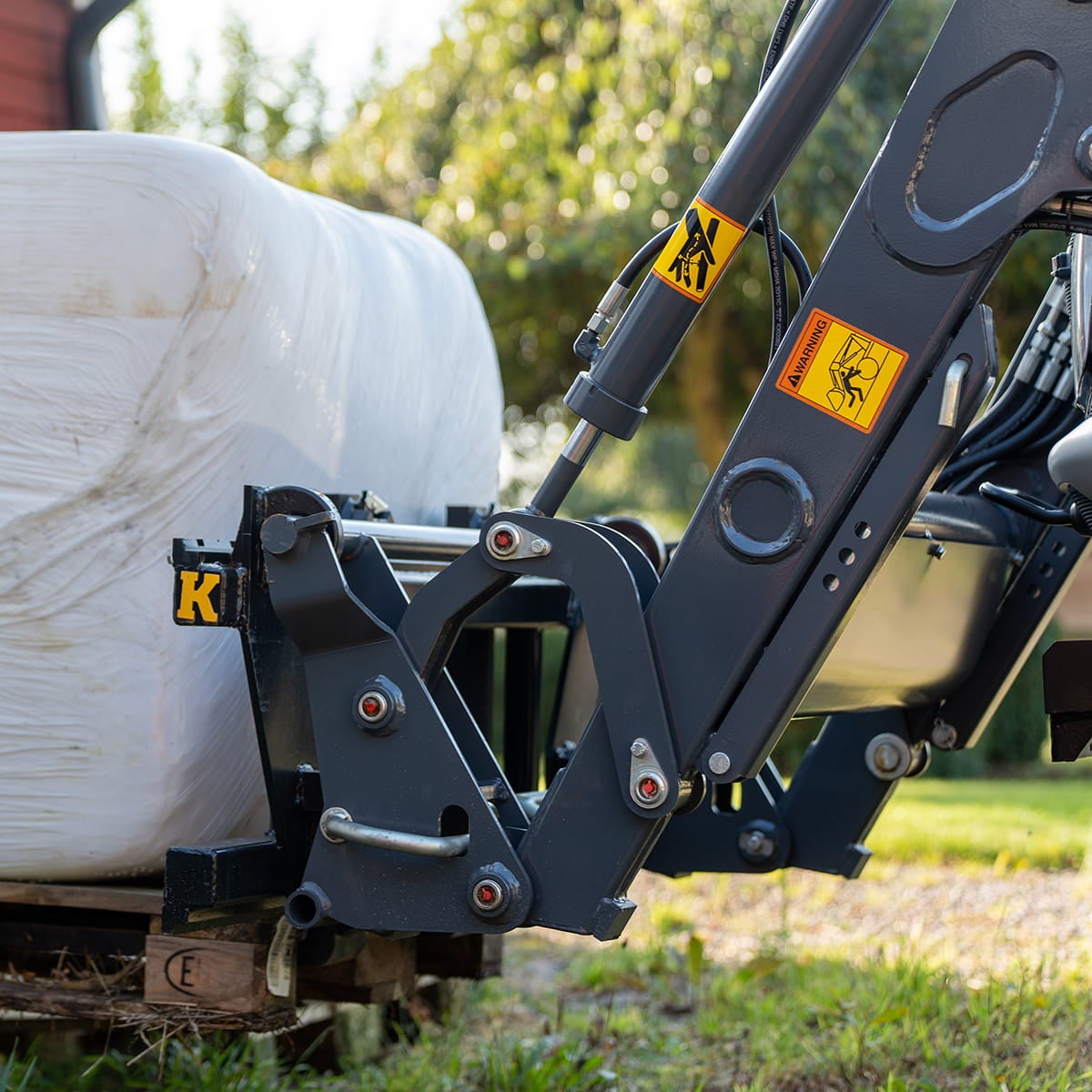 Traktor Lovol 25 hk med frontlaster Stage V