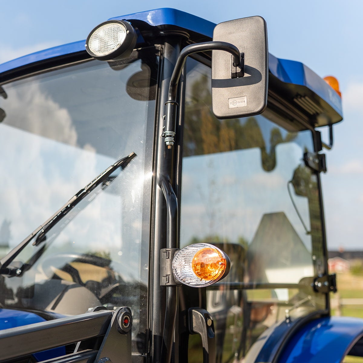 Traktor Lovol 25 hk med frontlaster Stage V