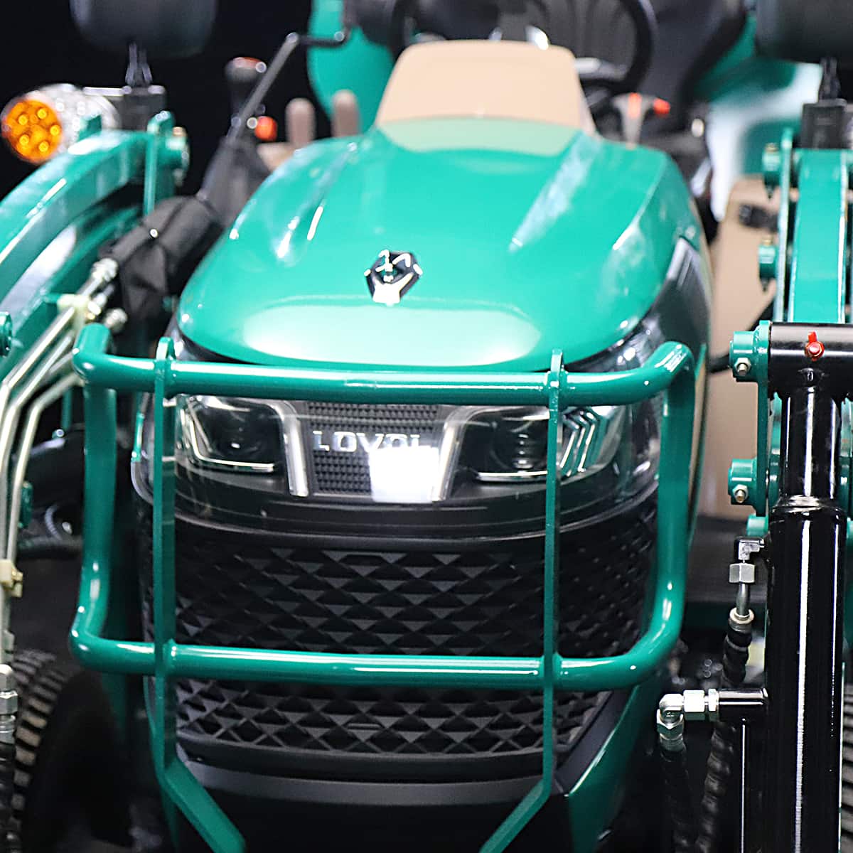 Kompakttraktor Lovol 25 hk, uten hytte