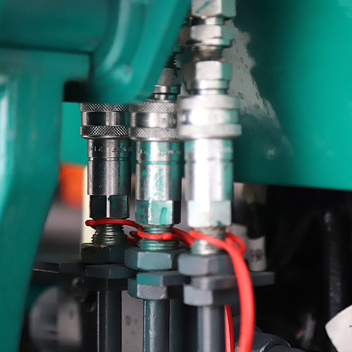 Kompakttraktor Lovol 25 hk, uten hytte