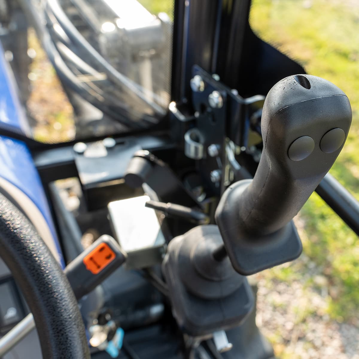 Traktor Lovol 25 hk med frontlaster Stage V