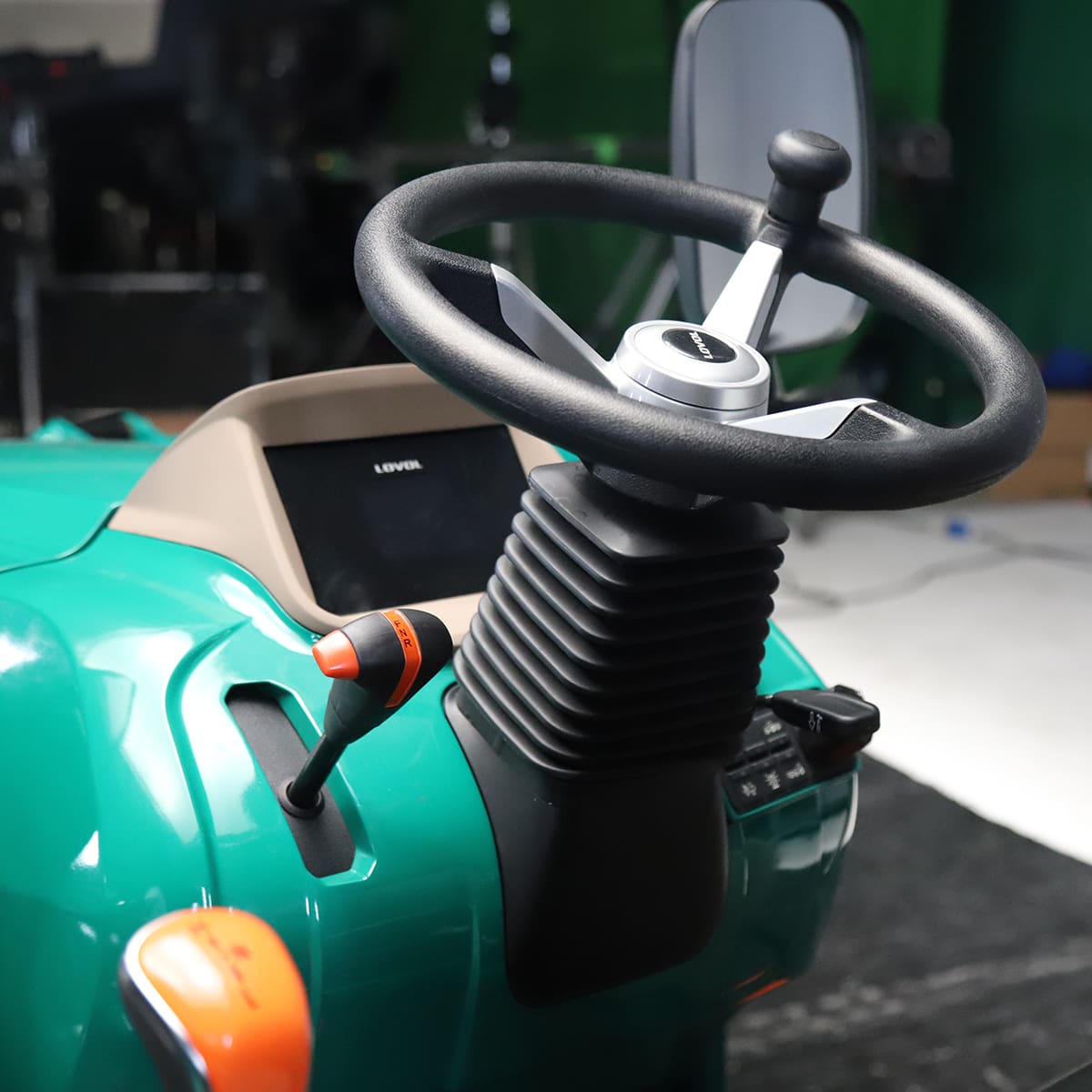 Kompakttraktor Lovol 25 hk, uten hytte