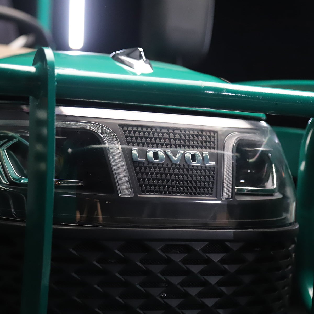 Kompakttraktor Lovol 25 hk, uten hytte