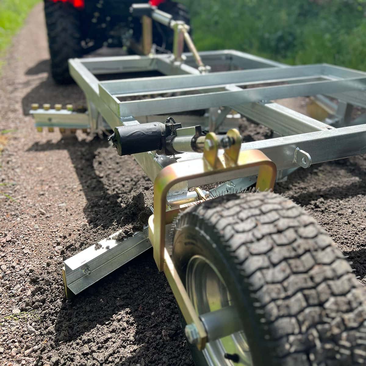 Veislådd til ATV med 3 skjær og med elektrisk hev- og senkbar funksjon