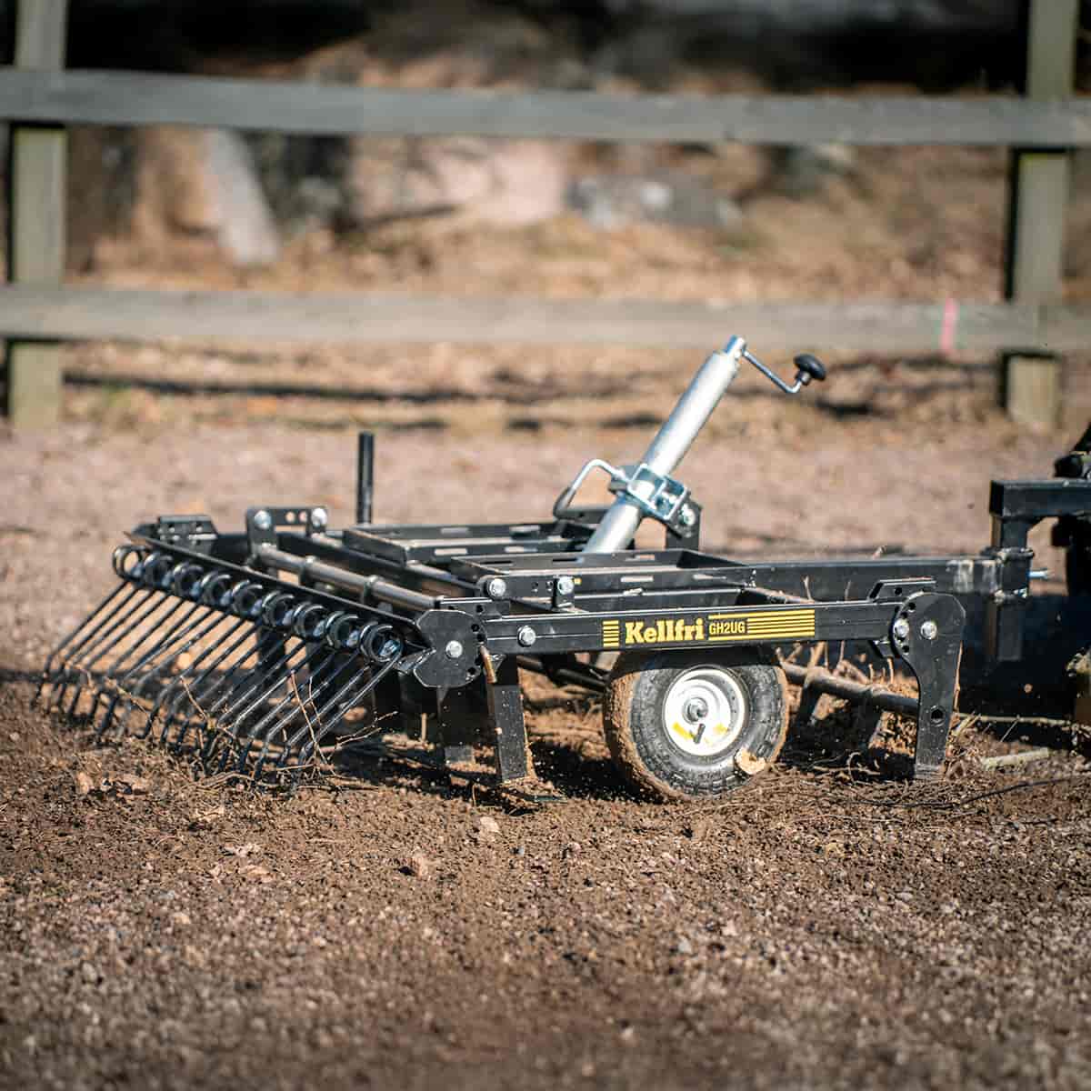 Gårdsharv ATV med justerbart chassis og drag