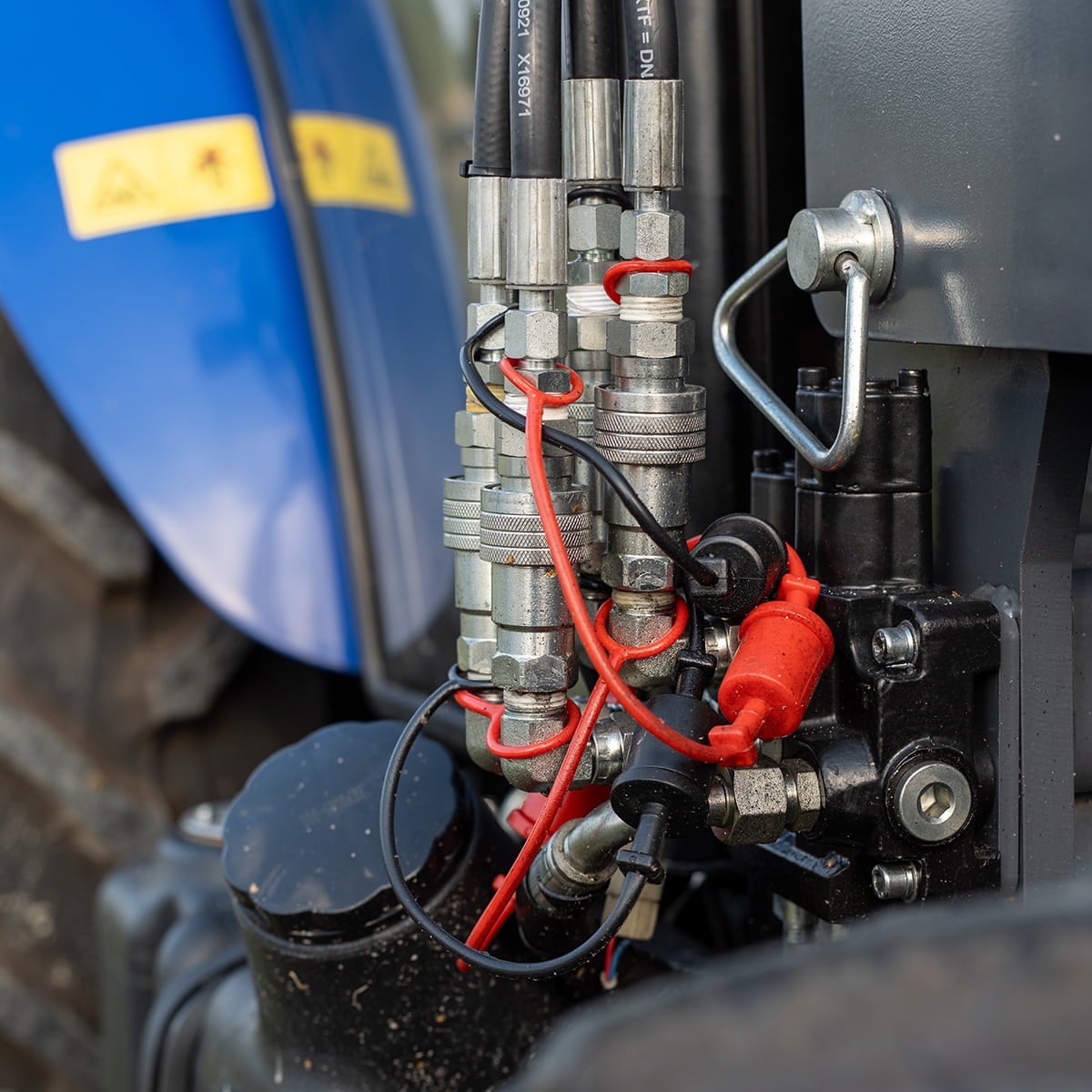 Traktor Lovol 25 hk med frontlaster Stage V