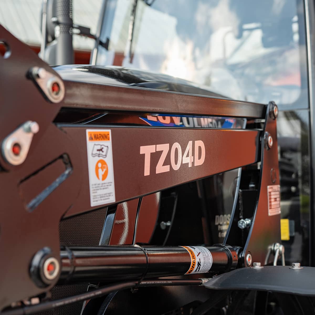 Traktor Lovol 55 hk PRO 4WD med frontlaster, Stage V
