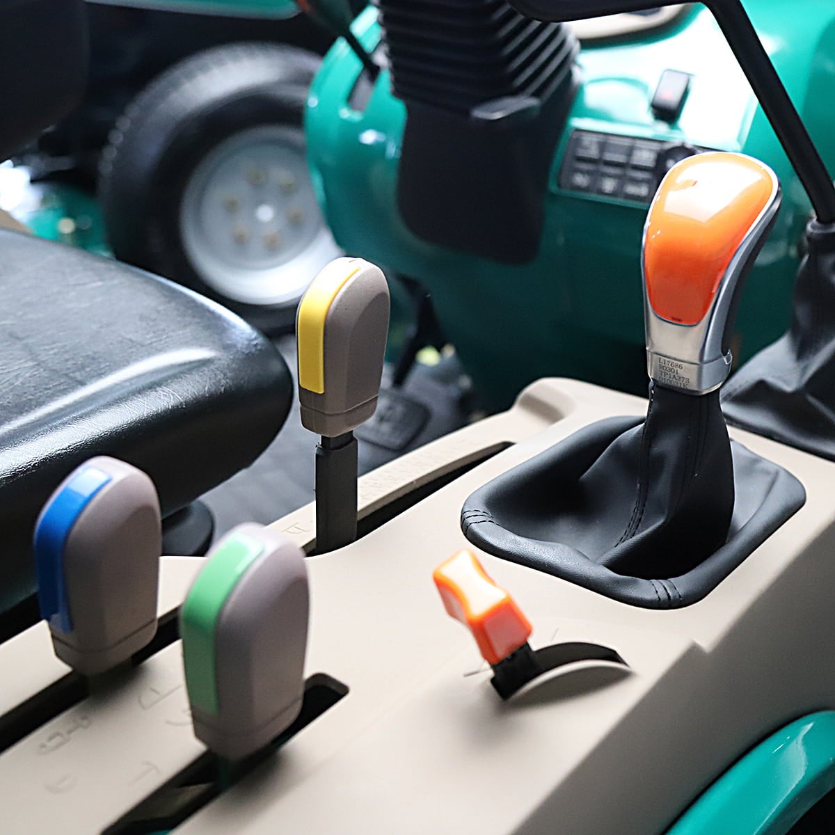 Kompakttraktor Lovol 25 hk, uten hytte
