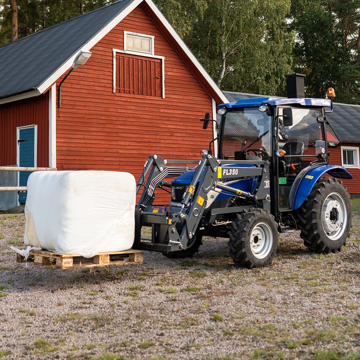 Traktor Lovol 25 hk med frontlaster Stage V