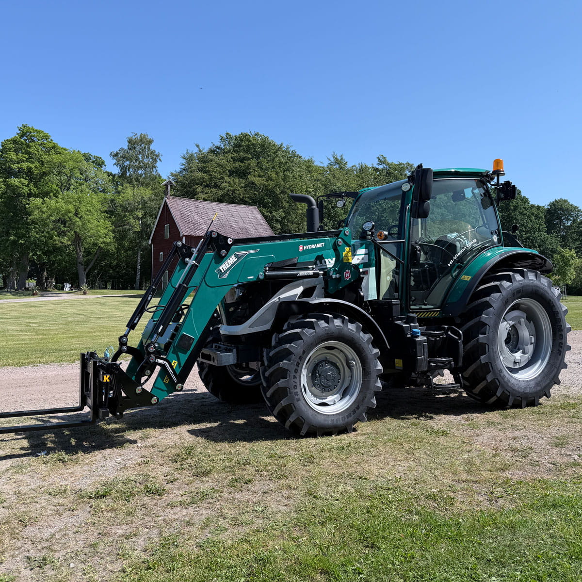 Traktor Lovol 110 hk 4WD med frontlaster