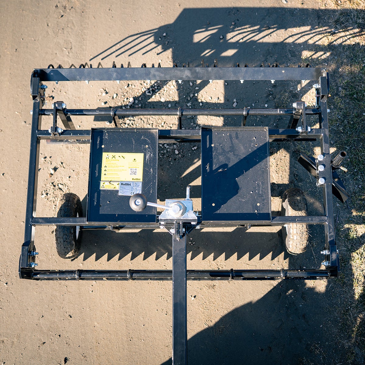 Gårdsharv ATV med justerbart chassis og drag