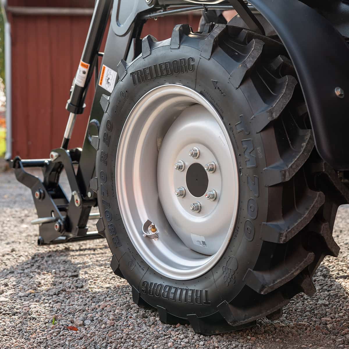Traktor Lovol 55 hk PRO 4WD med frontlaster, Stage V