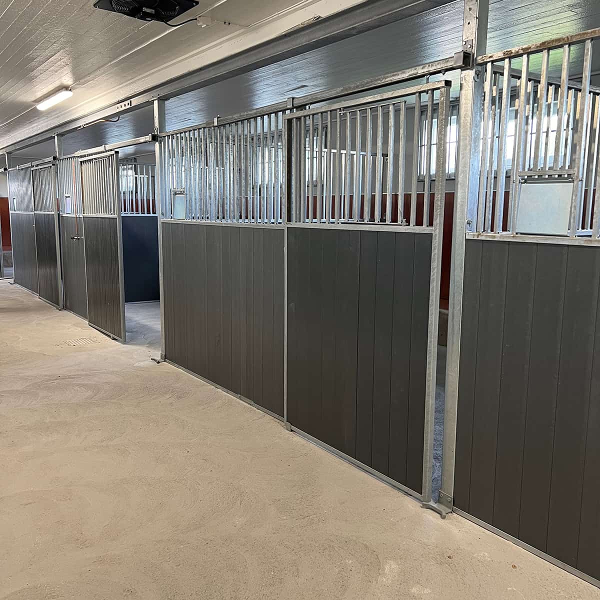 Front med skyvedør 3,0 m inkl. plastplank, SWE