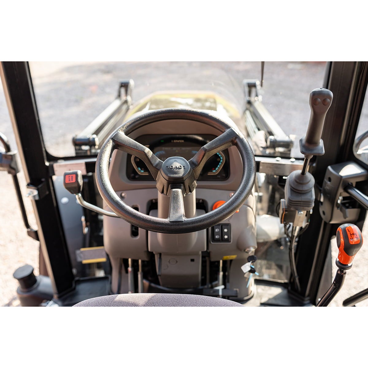 Traktor Lovol 55 hk PRO 4WD med frontlaster, Stage V