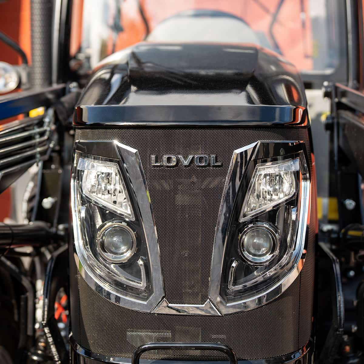 Traktor Lovol 55 hk PRO 4WD med frontlaster, Stage V